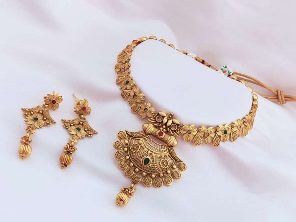 Premium Quality Gold Plated Necklace Set With Earrings